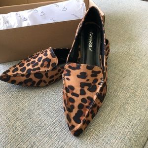 Cheetah Print Pointed-Toe Flats slip on shoes